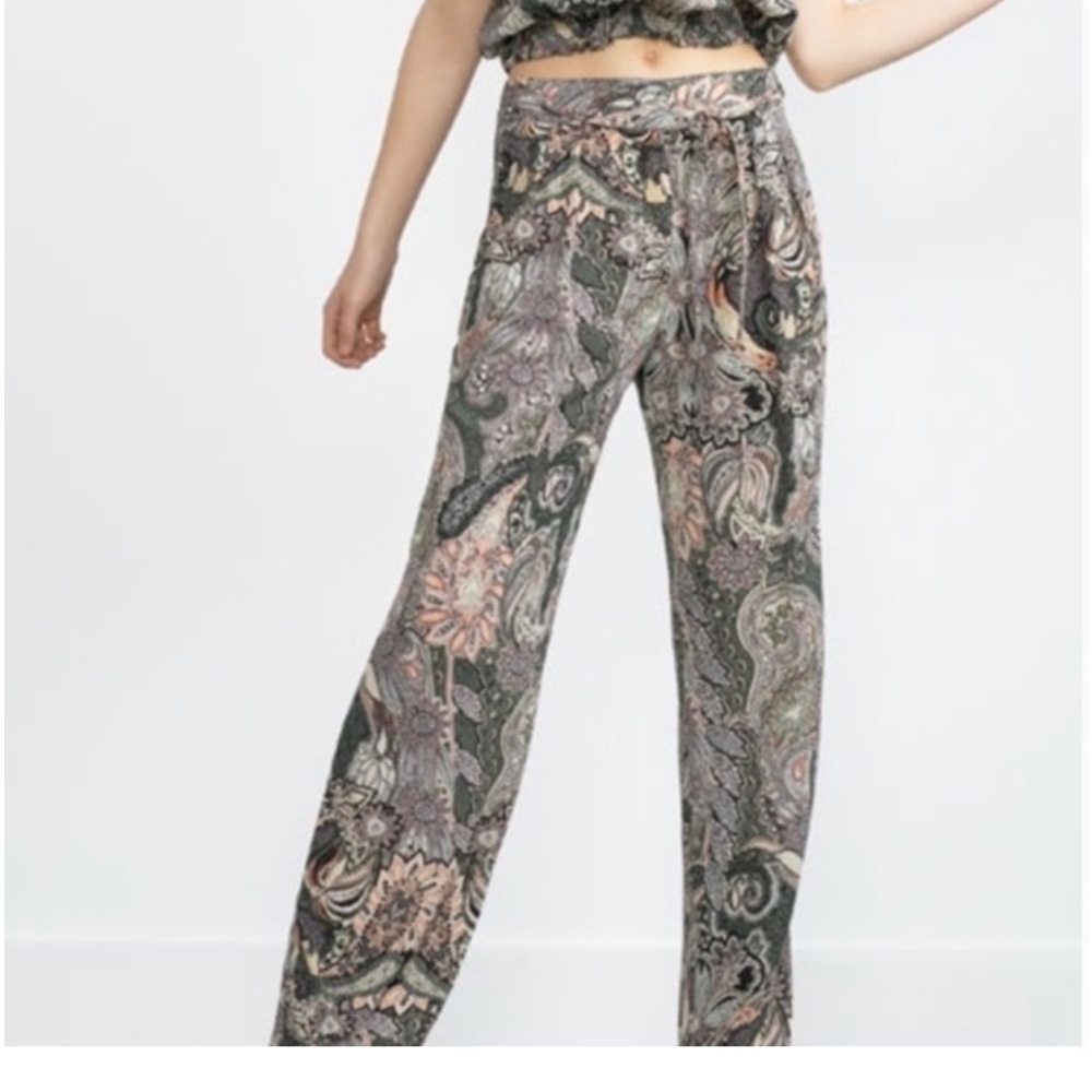 Zara Basic Loose Fit Wide Lag Paisley Pants